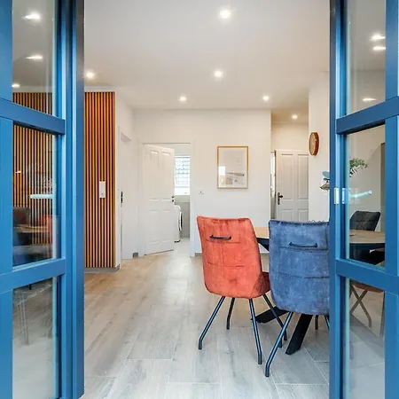 With 2 Bedrooms * غريتسيل